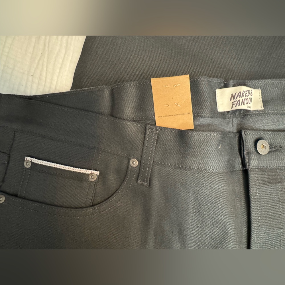 NAKED & FAMOUS DENIM
Jeans
Easy Guy - Black Cobra Stretch Selvedge - Picture 6 of 9